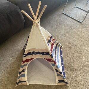 Small PET Teepee With Stars & Stripes Design 21" Wide 24" Ht Inside 30" Outside